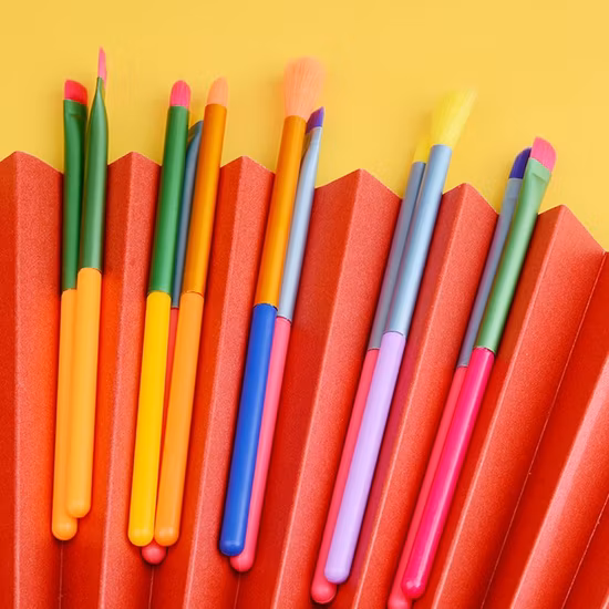 Новый персонализированный синтетический веганский оптовый набор профессиональных кистей для макияжа с индивидуальным логотипом и частной маркой